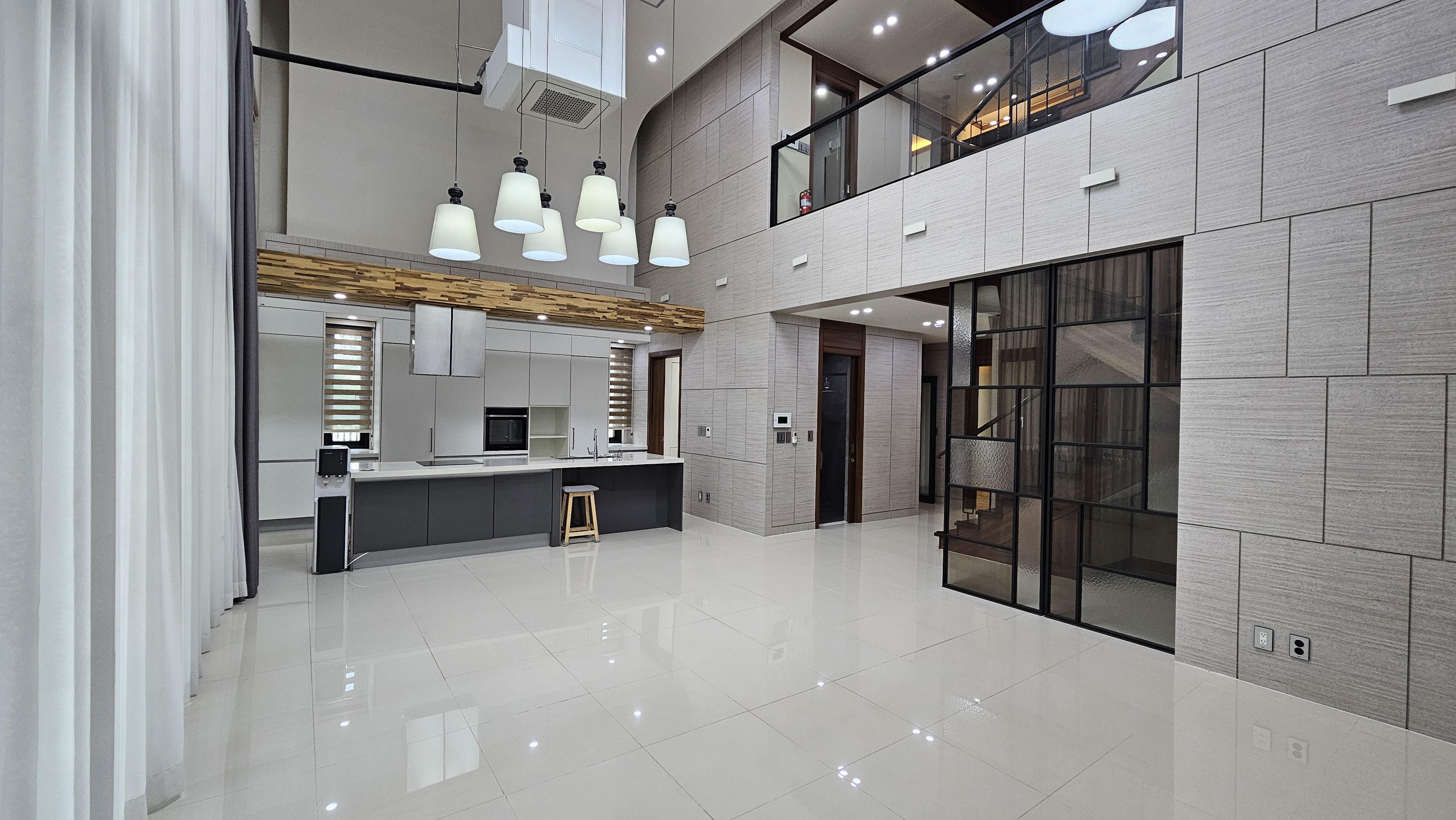 🏡 ELYSIUM | SPACIOUS 5-BEDROOM SINGLE-FAMILY HOME